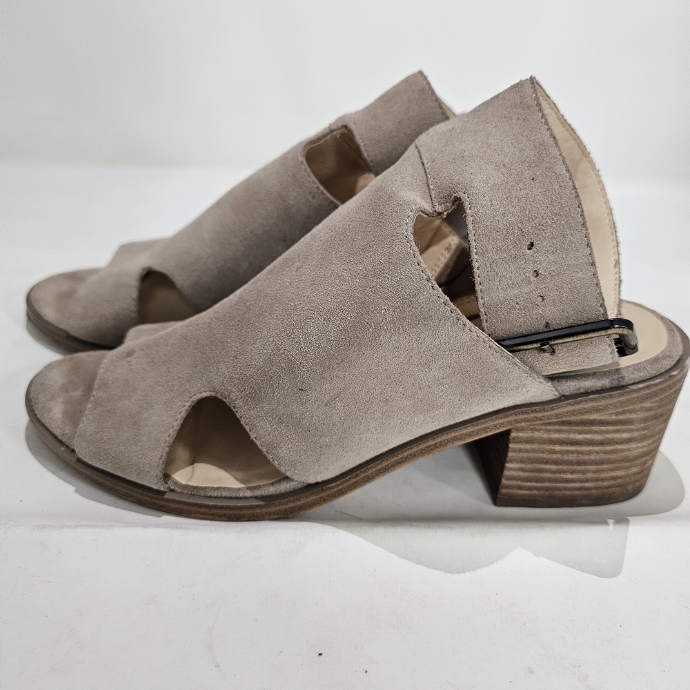 Stylish Women's Tan Suede Sandals